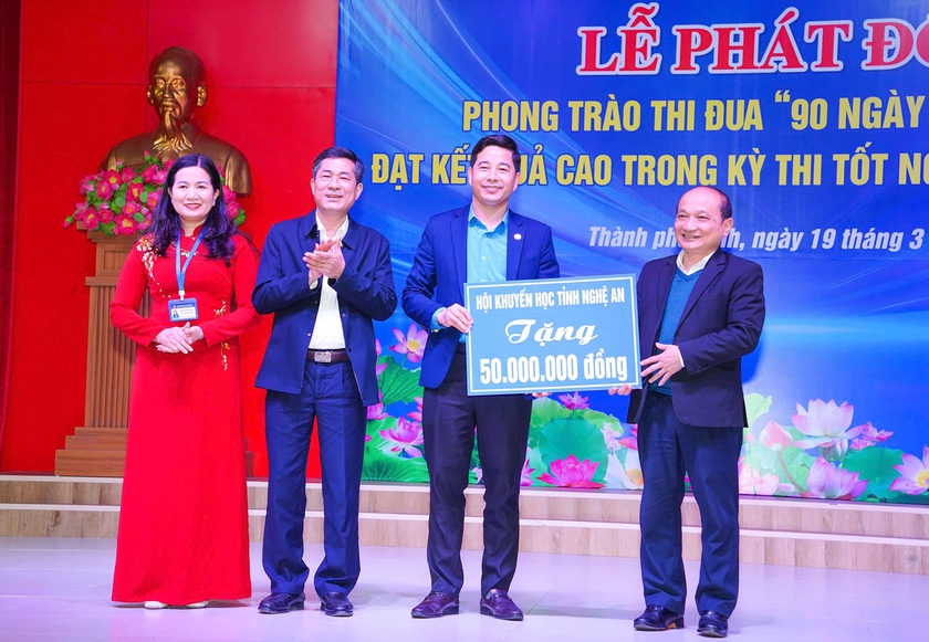 Nghệ An phát động phong trào 90 ngày đêm đạt kết quả cao thi tốt nghiệp - Ảnh 2.