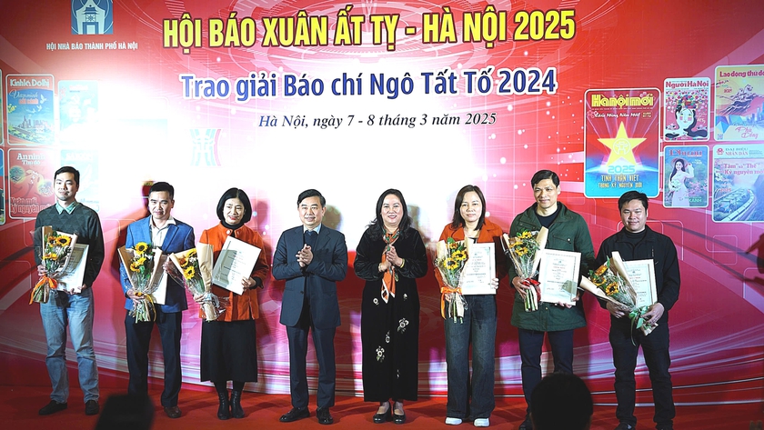 Khai mạc Hội báo Xuân Ất Tỵ - Hà Nội 2025: Báo chí đồng hành cùng Thủ đô phát triển - Ảnh 3.