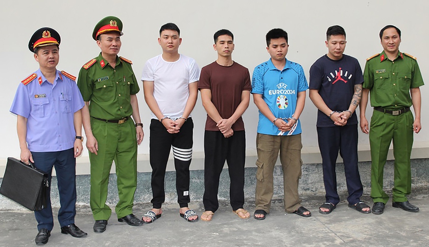 Công an Nghệ An triệt phá đường dây sản xuất 3.500 tấn giá đỗ ngâm hoá chất - Ảnh 2.