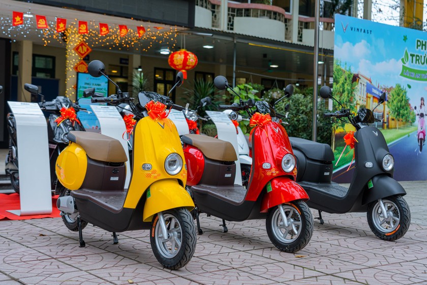 VinFast khởi động hè bằng “deal” cực hời: Xe máy điện xịn cho học sinh giá chỉ từ 14,99 triệu đồng- Ảnh 1. VinFast khởi động hè bằng “deal” cực hời: Xe máy điện xịn cho học sinh giá chỉ từ 14,99 triệu đồng- Ảnh 1.