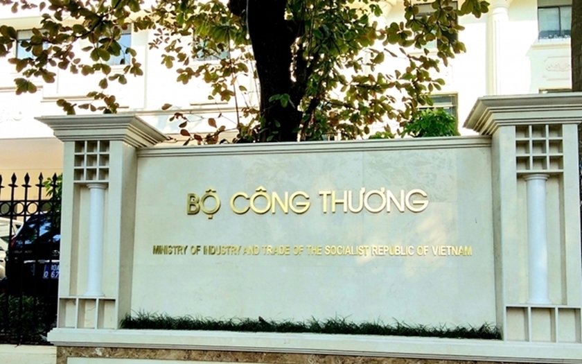 Thực hiện tổ chức sắp xếp theo hình thức sáp nhập Trường Cao đẳng Kinh tế - Kỹ thuật Thương mại và Trường Cao đẳng Kinh tế Công nghiệp Hà Nội vào các trường đại học trực thuộc Bộ Công Thương. Ảnh minh hoạ: IT Thực hiện tổ chức sắp xếp theo hình thức sáp nhập Trường Cao đẳng Kinh tế - Kỹ thuật Thương mại và Trường Cao đẳng Kinh tế Công nghiệp Hà Nội vào các trường đại học trực thuộc Bộ Công Thương. Ảnh minh hoạ: IT