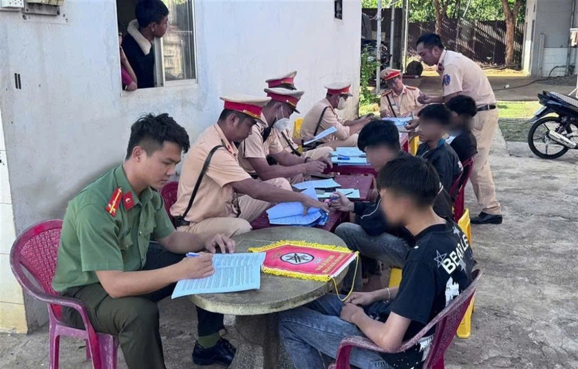 “Tóm gọn” 2 nhóm thanh niên chuẩn bị tổ chức đua xe trái phép trong ngày lễ 30/4 - Ảnh 1.