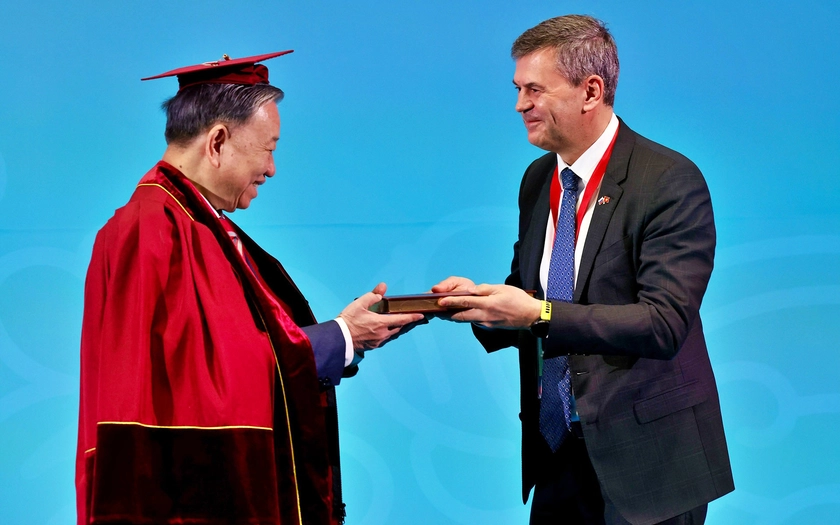 Tổng Bí thư Tô Lâm nhận danh hiệu Giáo sư danh dự của Học viện Tổng thống tại Nga - Ảnh 4.