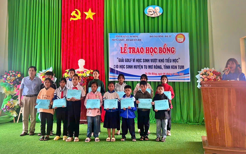 Trao học bổng giải Golf vì học sinh vượt khó hiếu học tại Đắk Glei và Tu Mơ Rông, Kon Tum - Ảnh 2.