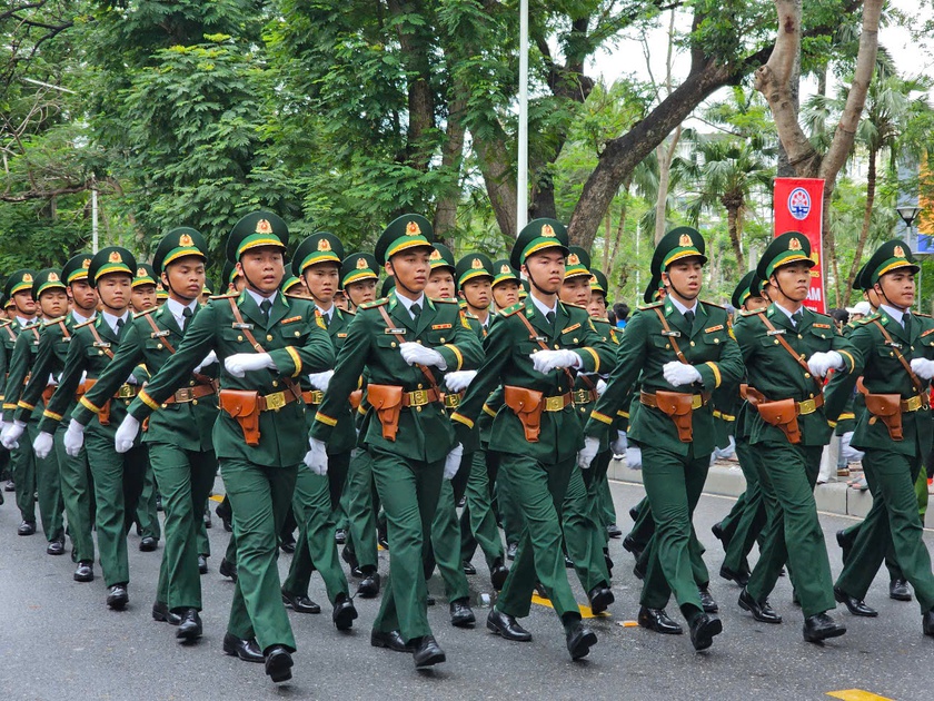 Chương trình Duyệt đội ngũ và Diễu hành quần chúng, khơi dậy khát vọng vươn lên của Hải Phòng - Ảnh 6.