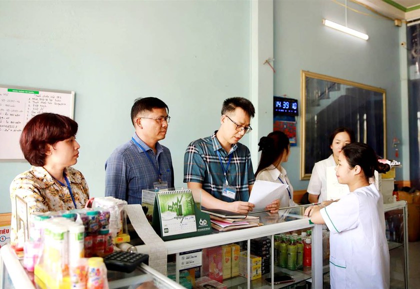 Lào Cai tổng kiểm tra kinh doanh thuốc, thực phẩm chức năng, mỹ phẩm - Ảnh 1.