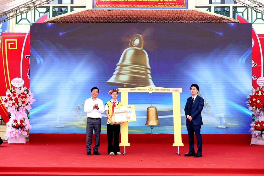 Rung chuông vàng “Cùng em phòng chống thiên tai - Kiến tạo tương lai bền vững” tại Lào Cai - Ảnh 3.