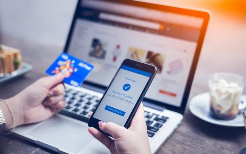 Cá nhân kinh doanh online có doanh thu từ 100 triệu đồng/năm trở lên phải nộp thuế GTGT 1% và thuế TNCN 0,5%. Ảnh minh hoạ: IT Cá nhân kinh doanh online có doanh thu từ 100 triệu đồng/năm trở lên phải nộp thuế GTGT 1% và thuế TNCN 0,5%. Ảnh minh hoạ: IT