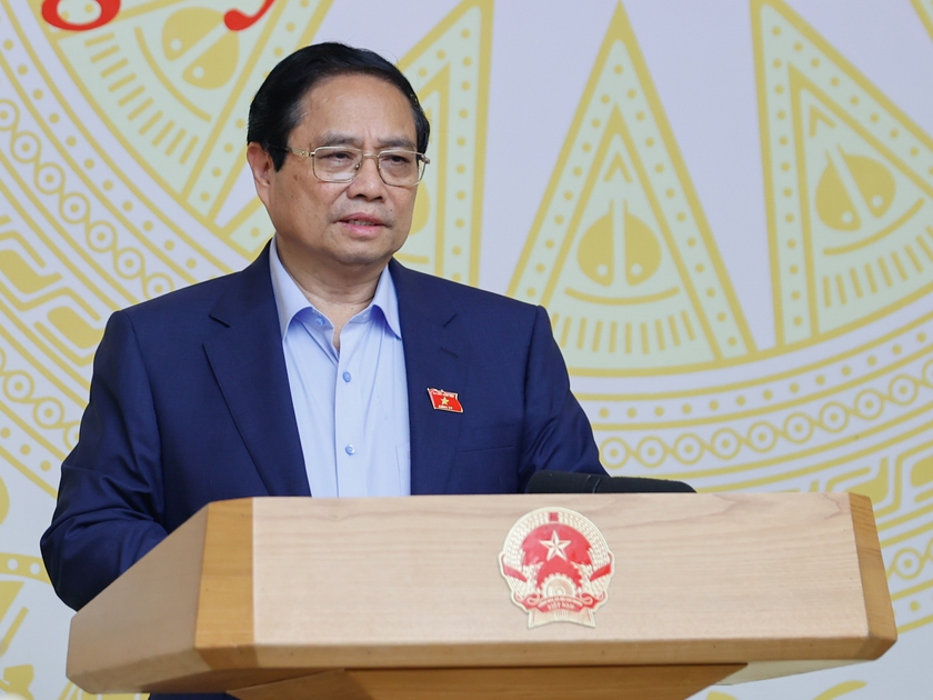 Thủ tướng Phạm Minh Chính: Có sự buông lỏng trong công tác chống buôn lậu, gian lận thương mại, hàng giả - Ảnh 1.