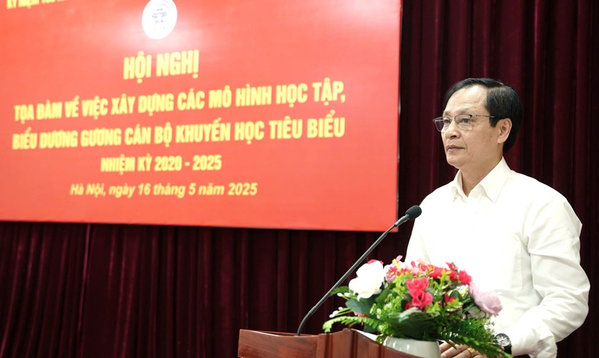 Hà Nội biểu dương gương cán bộ khuyến học tiêu biểu nhiệm kỳ 2020-2025 - Ảnh 4.