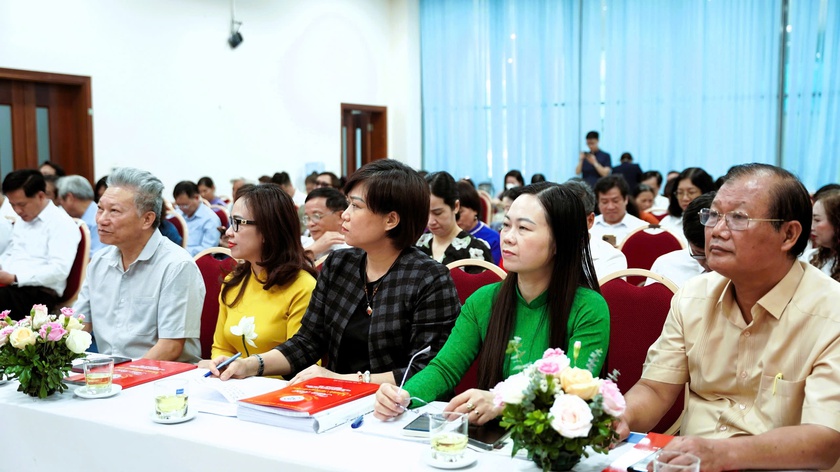 Hà Nội biểu dương gương cán bộ khuyến học tiêu biểu nhiệm kỳ 2020-2025 - Ảnh 1.