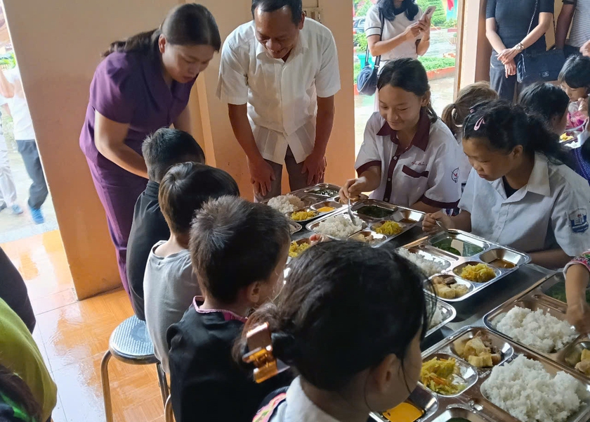 Khánh thành nhà bếp ăn, công trình phụ trợ Trường Tiểu học Nghĩa Tâm, huyện Văn Chấn, Yên Bái - Ảnh 3.