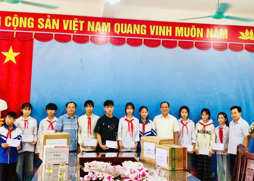 Khánh thành nhà bếp ăn, công trình phụ trợ Trường Tiểu học Nghĩa Tâm, huyện Văn Chấn, Yên Bái - Ảnh 5.