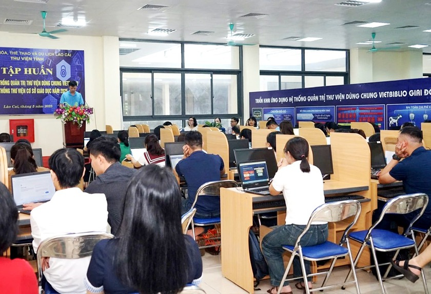 Đưa hệ thống thư viện dùng chung VietBiblio vào các trường học ở Lào Cai - Ảnh 3.
