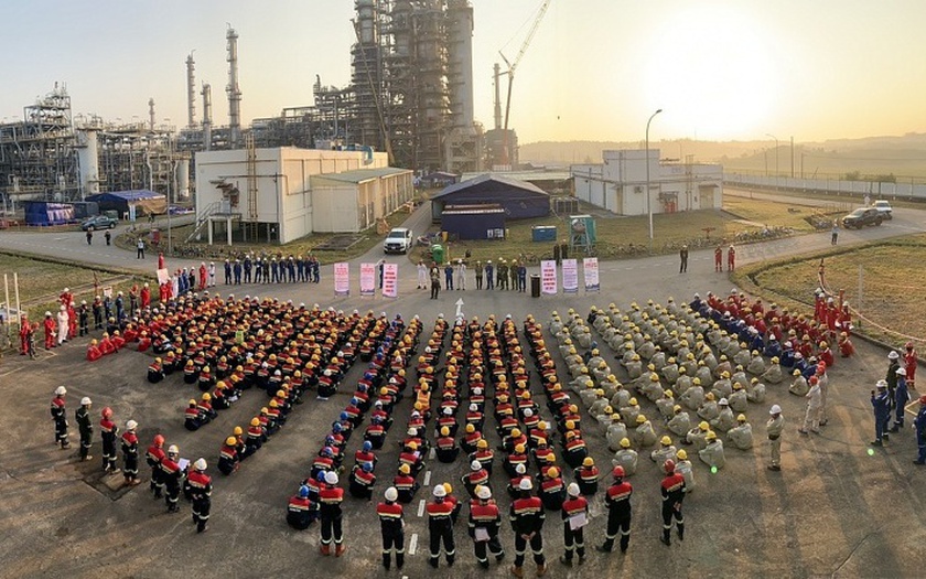 Đảng bộ Bộ máy Quản lý và Điều hành Petrovietnam với vai trò là hạt nhân chính trị của Đảng bộ Tập đoàn đã kịp thời quán triệt, triển khai có hiệu quả các nghị quyết của Trung ương. Ảnh minh họa: PVN Đảng bộ Bộ máy Quản lý và Điều hành Petrovietnam với vai trò là hạt nhân chính trị của Đảng bộ Tập đoàn đã kịp thời quán triệt, triển khai có hiệu quả các nghị quyết của Trung ương. Ảnh minh họa: PVN