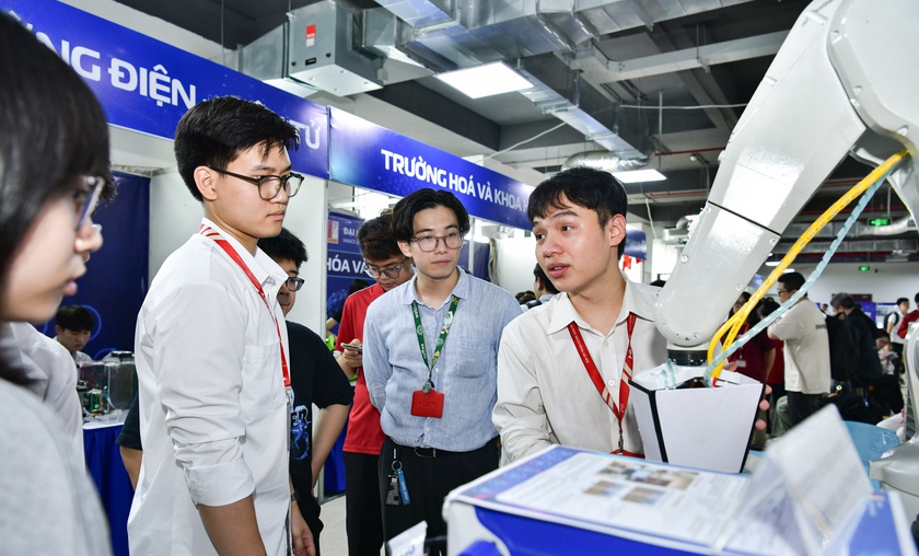 Phương án quy đổi mức điểm chuẩn tương đương của Đại học Bách khoa Hà Nội- Ảnh 1. Phương án quy đổi mức điểm chuẩn tương đương của Đại học Bách khoa Hà Nội- Ảnh 1.