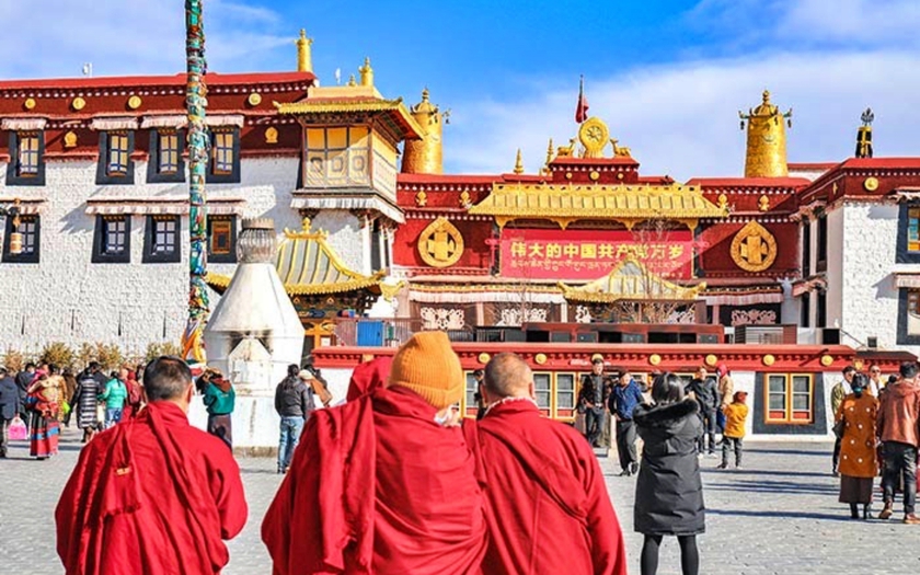 truc tiep bong da hom nay lịch Trung Quốc "nóng" lên với những điểm đến tránh nắng hè 2025 - Ảnh 2.