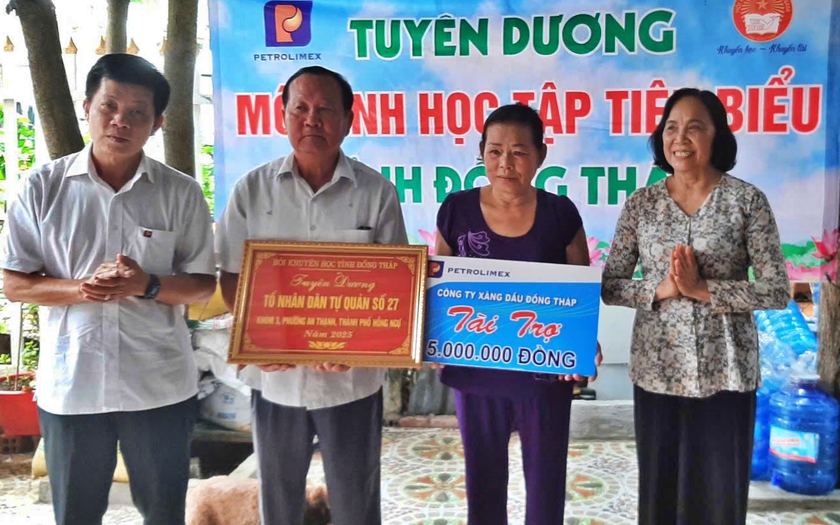 Hội Khuyến học tỉnh Đồng Tháp trao học bổng Gương sáng hiếu học cho sinh viên Thanh Thảo - Ảnh 2.