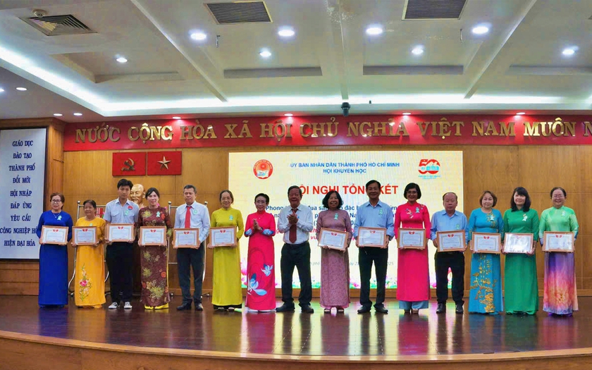 Vinh danh "Mỗi Chi hội khuyến học – Một gương điển hình người lớn vượt khó học tập, học tập suốt đời" - Ảnh 3.