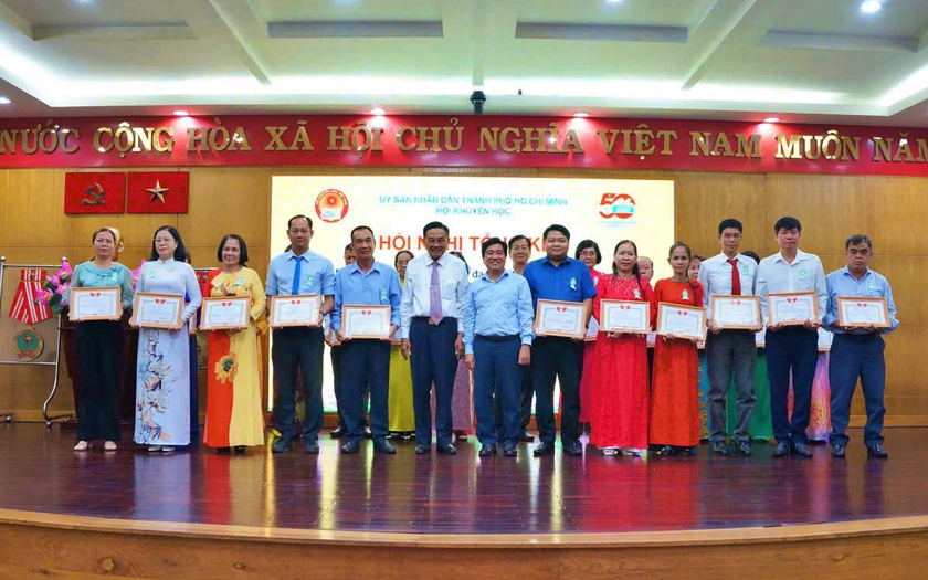 Vinh danh "Mỗi Chi hội khuyến học – Một gương điển hình người lớn vượt khó học tập, học tập suốt đời" - Ảnh 4.