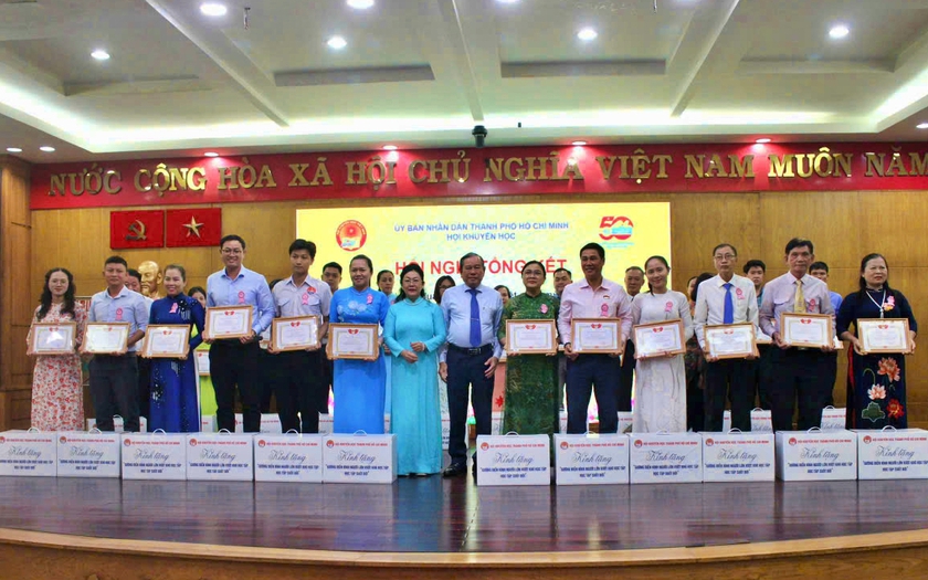 Vinh danh "Mỗi Chi hội khuyến học – Một gương điển hình người lớn vượt khó học tập, học tập suốt đời" - Ảnh 2.