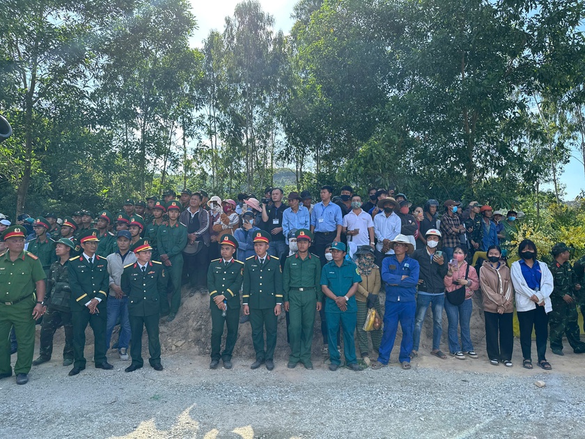 Lễ an táng nguyên Chủ tịch nước Trần Đức Lương tại Quảng Ngãi - Ảnh 10.