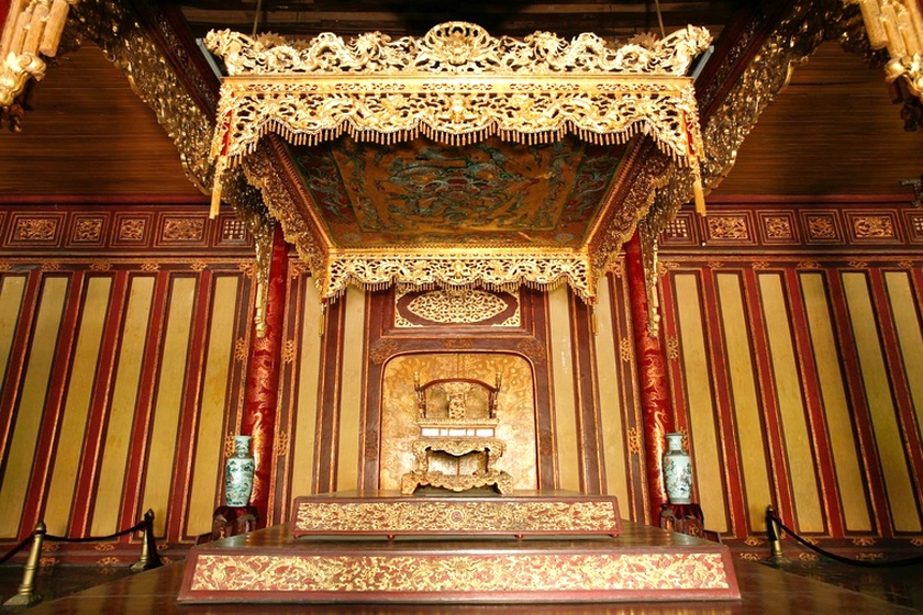 Sau vụ bảo vật quốc gia "Ngai vua triều Nguyễn" bị phá hoại - Huế tăng cường trang thiết bị an ninh - Ảnh 1.