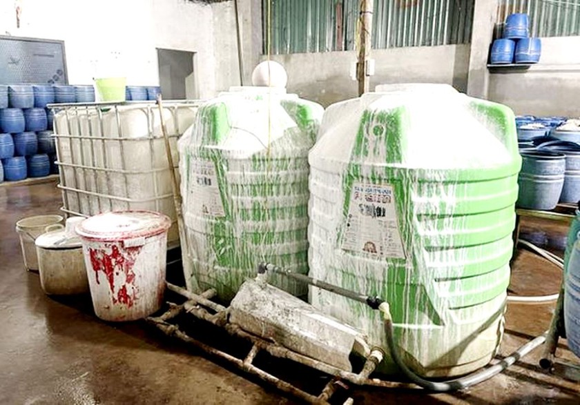 Lào Cai: Thu giữ 6,6 tấn giá đỗ ngâm ủ hóa chất độc hại- Ảnh 2. Lào Cai: Thu giữ 6,6 tấn giá đỗ ngâm ủ hóa chất độc hại- Ảnh 2.