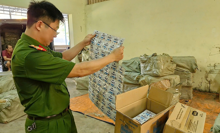 Công an Nghệ An triệt xoá đường dây sản xuất kem đánh răng, dầu gội đầu giả- Ảnh 1. Công an Nghệ An triệt xoá đường dây sản xuất kem đánh răng, dầu gội đầu giả- Ảnh 1.