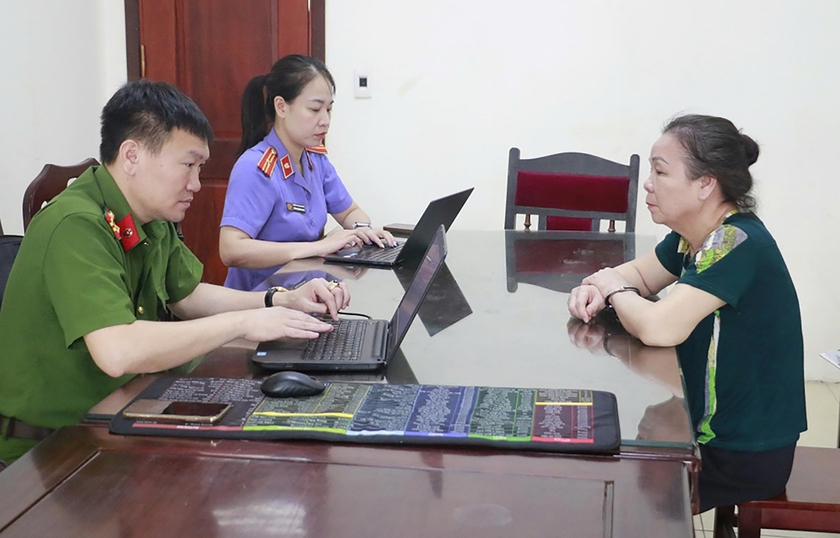 Công an Nghệ An triệt xoá đường dây sản xuất kem đánh răng, dầu gội đầu giả- Ảnh 2. Công an Nghệ An triệt xoá đường dây sản xuất kem đánh răng, dầu gội đầu giả- Ảnh 2.