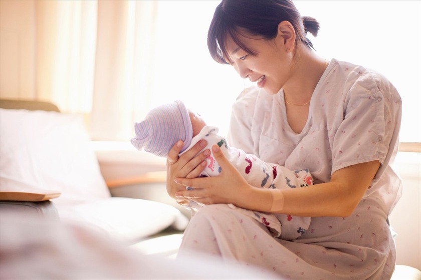 Chế độ giảm định mức tiết dạy đối với giáo viên nuôi con nhỏ - Ảnh 1.
