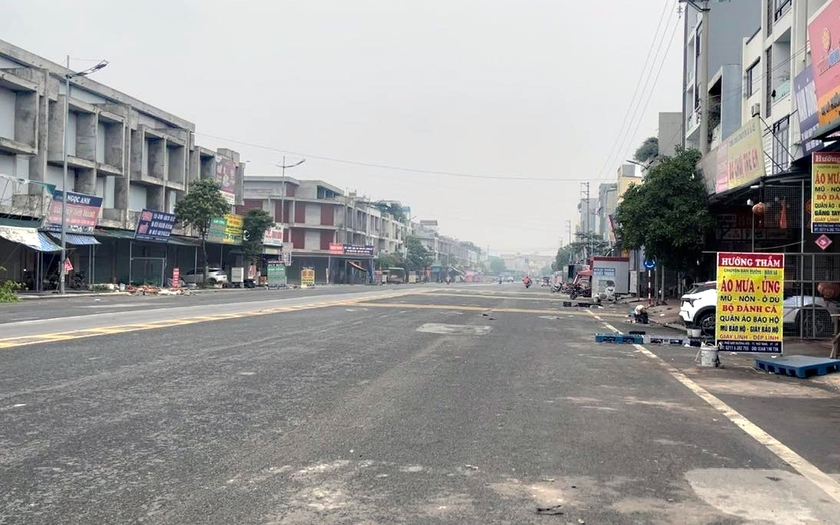 Chợ Thổ Tang đóng cửa sợ truy thu thuế, quản lý thị trường phải xuống chợ "trấn an" tiểu thương - Ảnh 2.