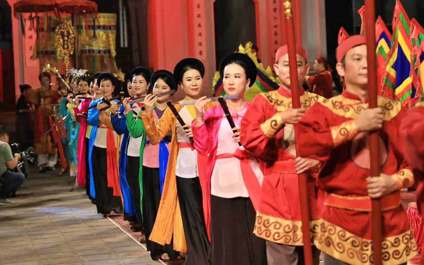 "Tiếng chuông Trấn Vũ" - tour đêm du lịch Hà Nội - Ảnh 5.