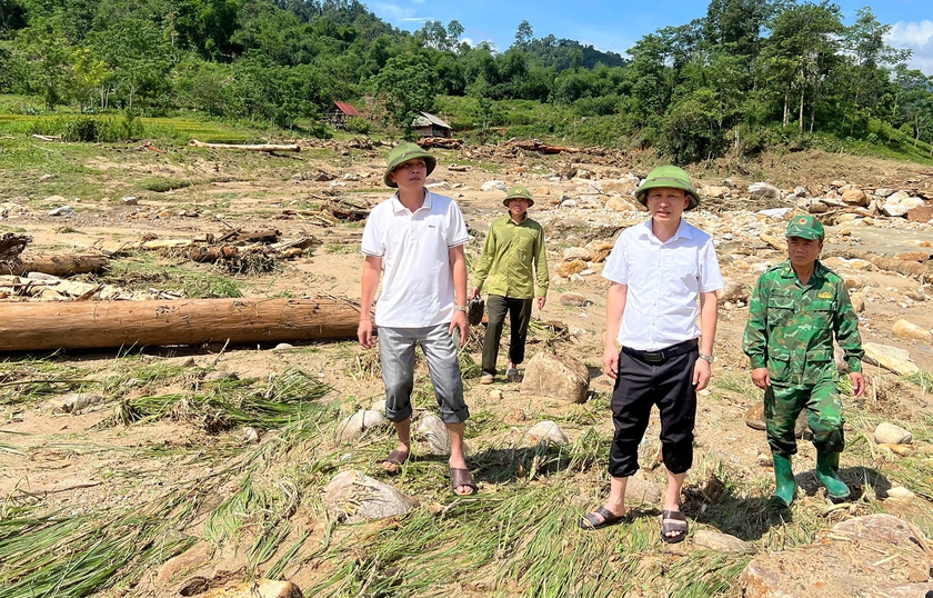 Lũ quét bản Long Thắng, biên giới Nghệ An tan hoang - Ảnh 11.