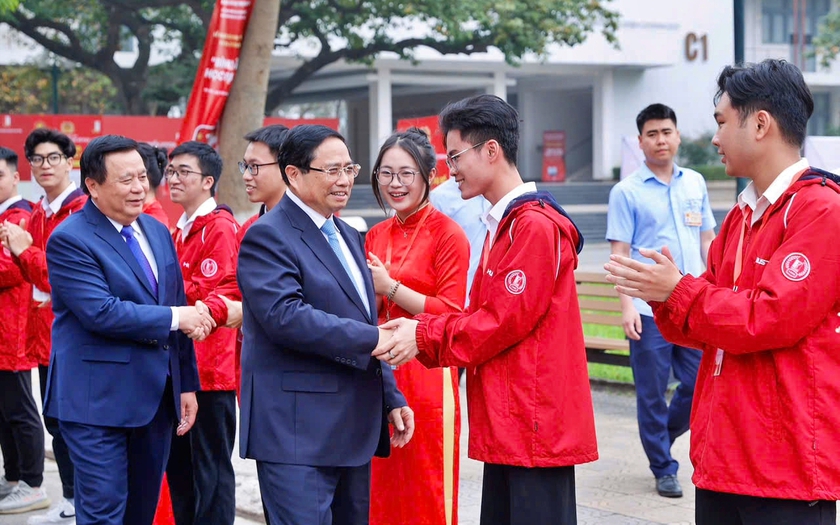 Phương án triển khai “Bình dân học AI” từ góc nhìn “Bình dân học vụ” - Ảnh 2.
