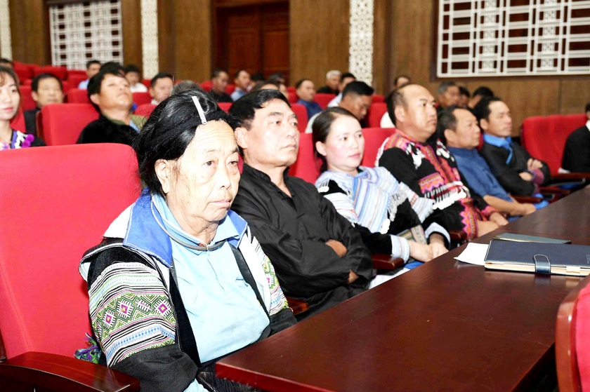 Lào Cai biểu dương 100 người có uy tín trong đồng bào dân tộc thiểu số vùng cao, biên giới - Ảnh 4.