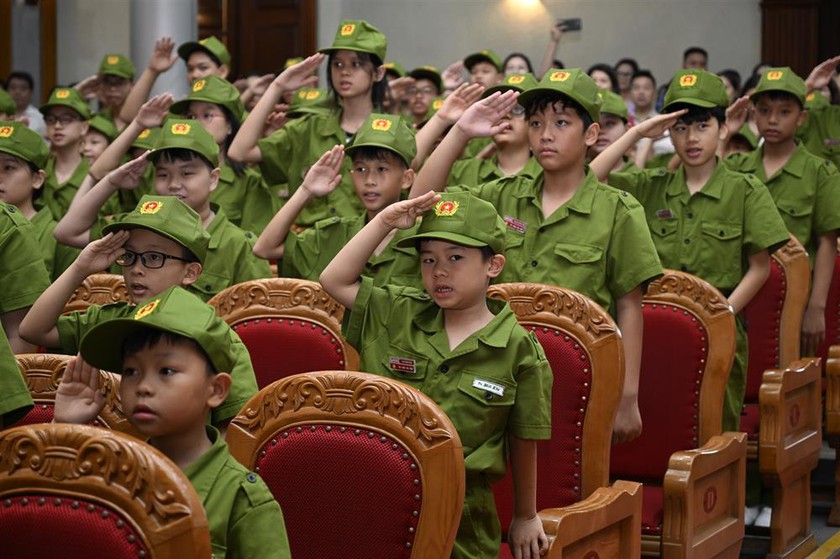 Khai mạc Trại hè “Học làm chiến sĩ Công an” Khóa I năm 2025 - Ảnh 2.
