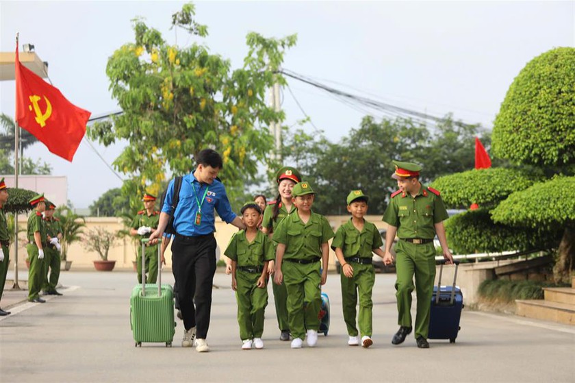 Khai mạc Trại hè “Học làm chiến sĩ Công an” Khóa I năm 2025 - Ảnh 3.