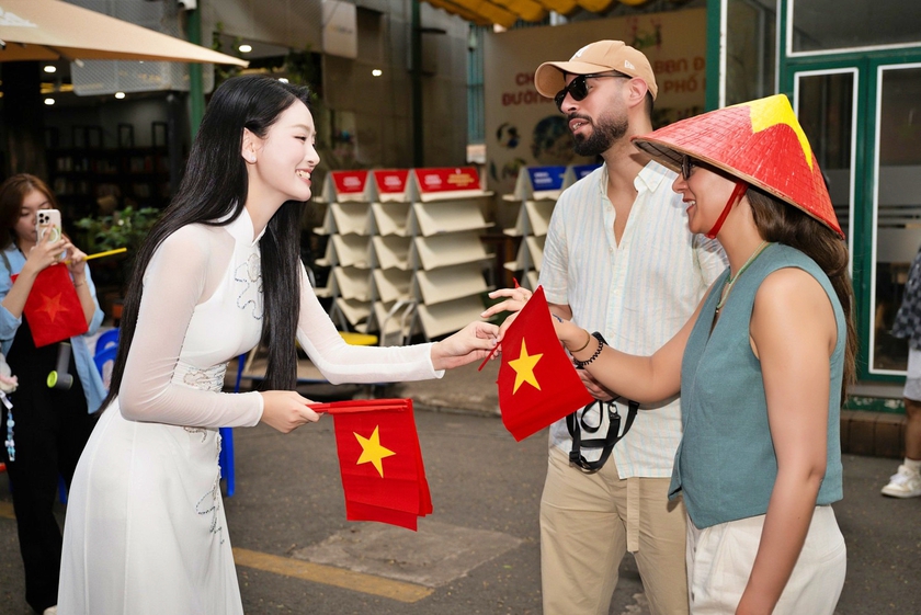 Giới chức du lịch Thái Lan "cảnh báo": Việt Nam sẽ soán ngôi vương du lịch Đông Nam Á - Ảnh 1.