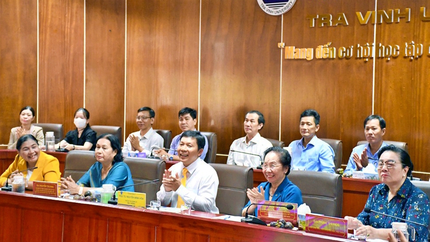 GS.TS Nguyễn Thị Doan, Chủ tịch Hội Khuyến học Việt Nam làm việc với Trường Đại học Trà bong da truc tiep ngoai hang anh - Ảnh 2.
