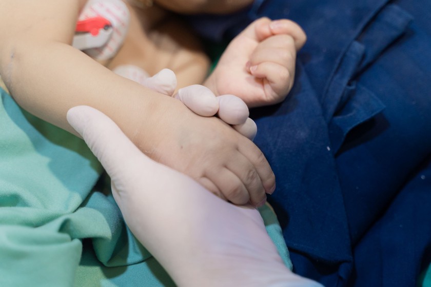 Vinmec ghép gan thành công cho bệnh nhi 8 tháng tuổi từ người hiến chết não- Ảnh 5. Vinmec ghép xem bong da truc tiep tren k+ thành công cho bệnh nhi 8 tháng tuổi từ người hiến chết não- Ảnh 5.