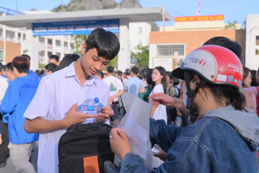Gần 16.000 thí sinh Quảng Ninh chính thức bước vào Kỳ thi tuyển sinh lớp 10 - Ảnh 2.