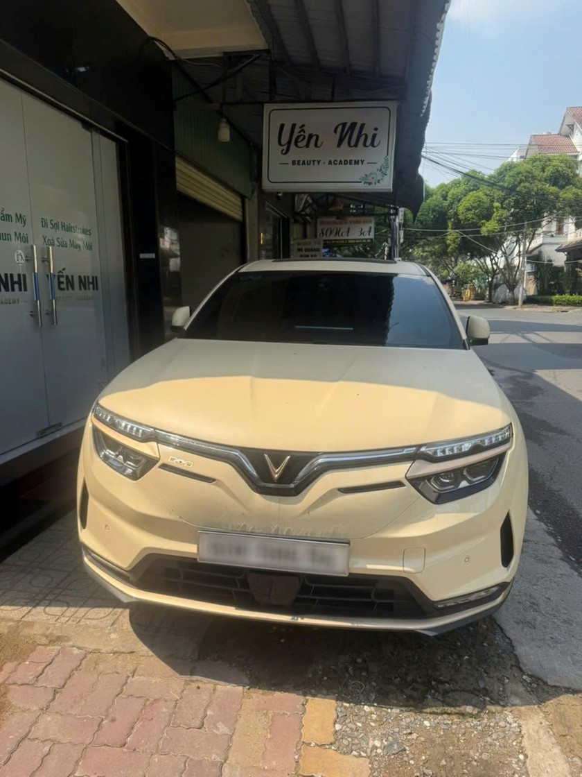 Chủ xe VinFast VF 8: “Mua về ai cũng khen, hàng tháng tiết kiệm 4-5 triệu đồng tiền xăng”- Ảnh 1. Chủ xe VinFast VF 8: “Mua về ai cũng khen, hàng tháng tiết kiệm 4-5 triệu đồng tiền xăng”- Ảnh 1.