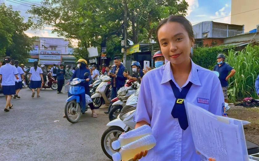Thành phố Hồ Chí Minh bố trí nhà nghỉ, xe đưa đón thí sinh đi thi tốt nghiệp trung học phổ thông - Ảnh 1.