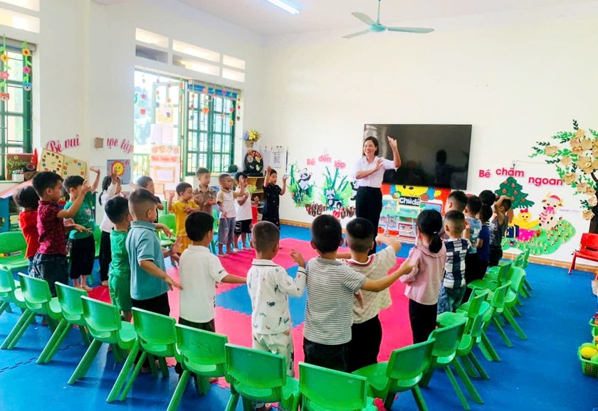 Huyện Bắc Hà (Lào Cai)chưa xét thi đua khen thưởng hơn 900 giáo viên do không tham gia hoạt động từ thiện xã hội - Ảnh 1.