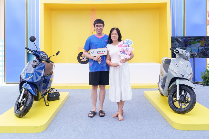 Hết lo đổ xăng, không sợ ngập nước: Xe học sinh VinFast Evo Lite Neo “xịn hơn xe của bố mẹ”- Ảnh 2. Hết lo đổ xăng, không sợ ngập nước: Xe học sinh VinFast Evo Lite Neo “xịn hơn xe của bố mẹ”- Ảnh 2.