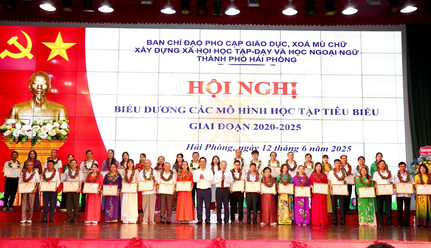 Hải Phòng: Xây dựng xã hội học tập một cách thường xuyên, thực chất và hiệu quả thiết thực - Ảnh 3.