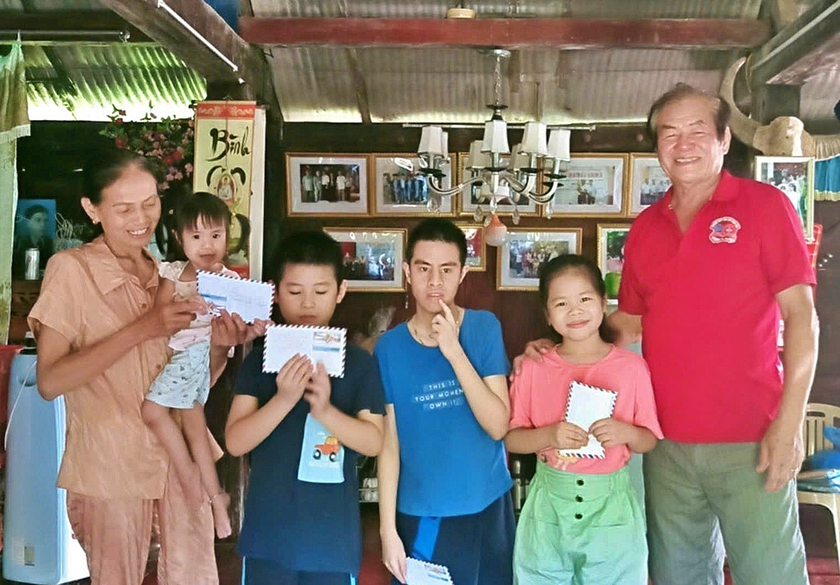 Từ bữa cơm độn sắn ở Mường Khến đến gia đình thạc sĩ, tiến sĩ - Ảnh 5.