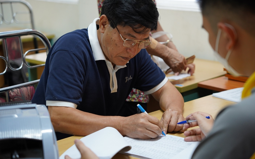 Đối tượng có tuổi đời còn từ đủ 02 năm đến đủ 05 năm đến tuổi nghỉ hưu quy định tại Phụ lục II ban hành kèm theo Nghị định số 135/2020/NĐ-CP. Ảnh minh họa: IT Đối tượng có tuổi đời còn từ đủ 02 năm đến đủ 05 năm đến tuổi nghỉ hưu quy định tại Phụ lục II ban hành kèm theo Nghị định số 135/2020/NĐ-CP. Ảnh minh họa: IT