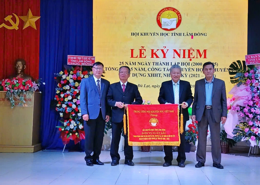 Tổng kết 5 năm công tác khuyến học, khuyến tài và kỷ niệm 25 năm ngày thành lập Hội Khuyến học tỉnh Lâm Đồng - Ảnh 5.